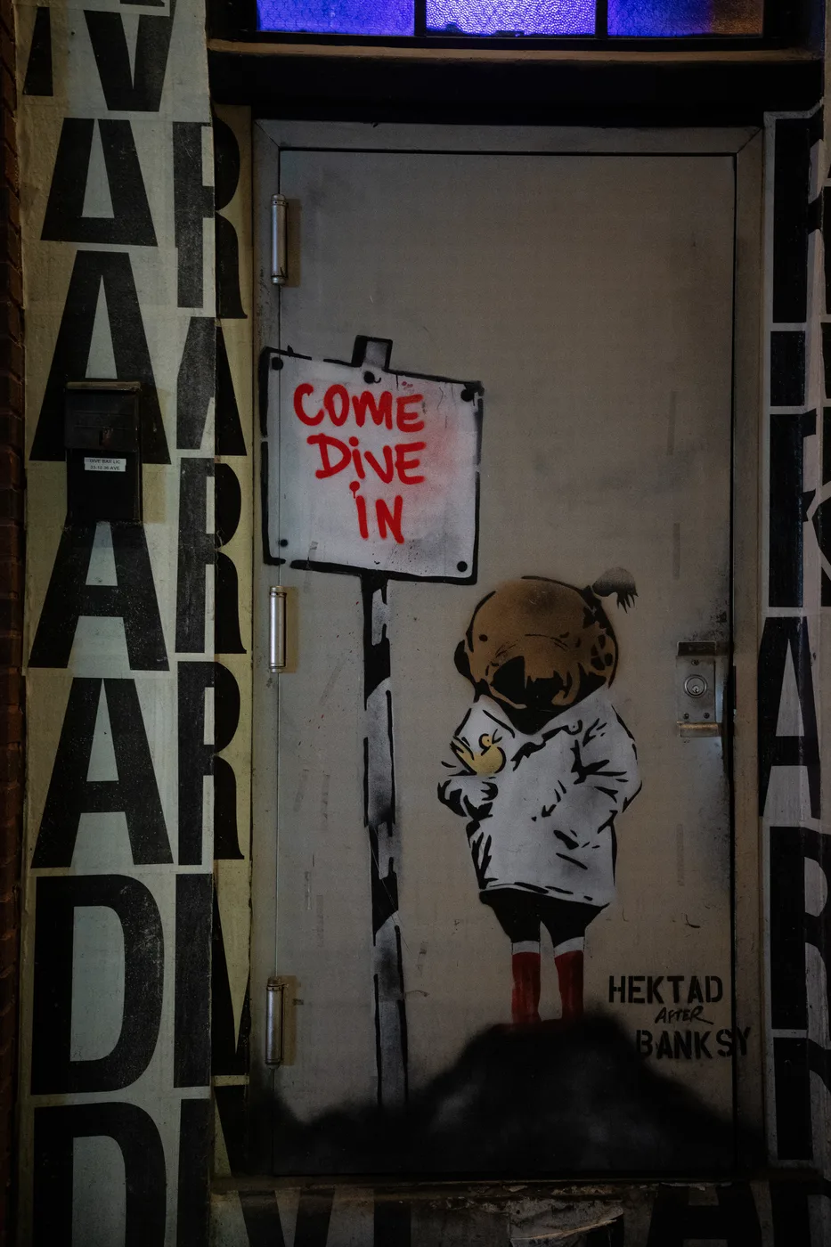 Come Dive In mural